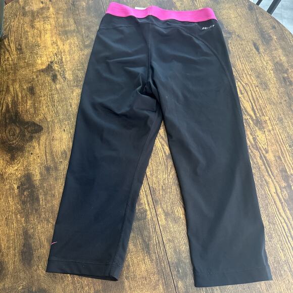 Nike Pro Capri Leggings Yoga Pants Dri-Fit Women's Medium Gym Black Pink - Picture 6 of 7